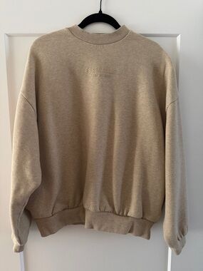 Essentials Men’s Crewneck Sweatshirt in Beige